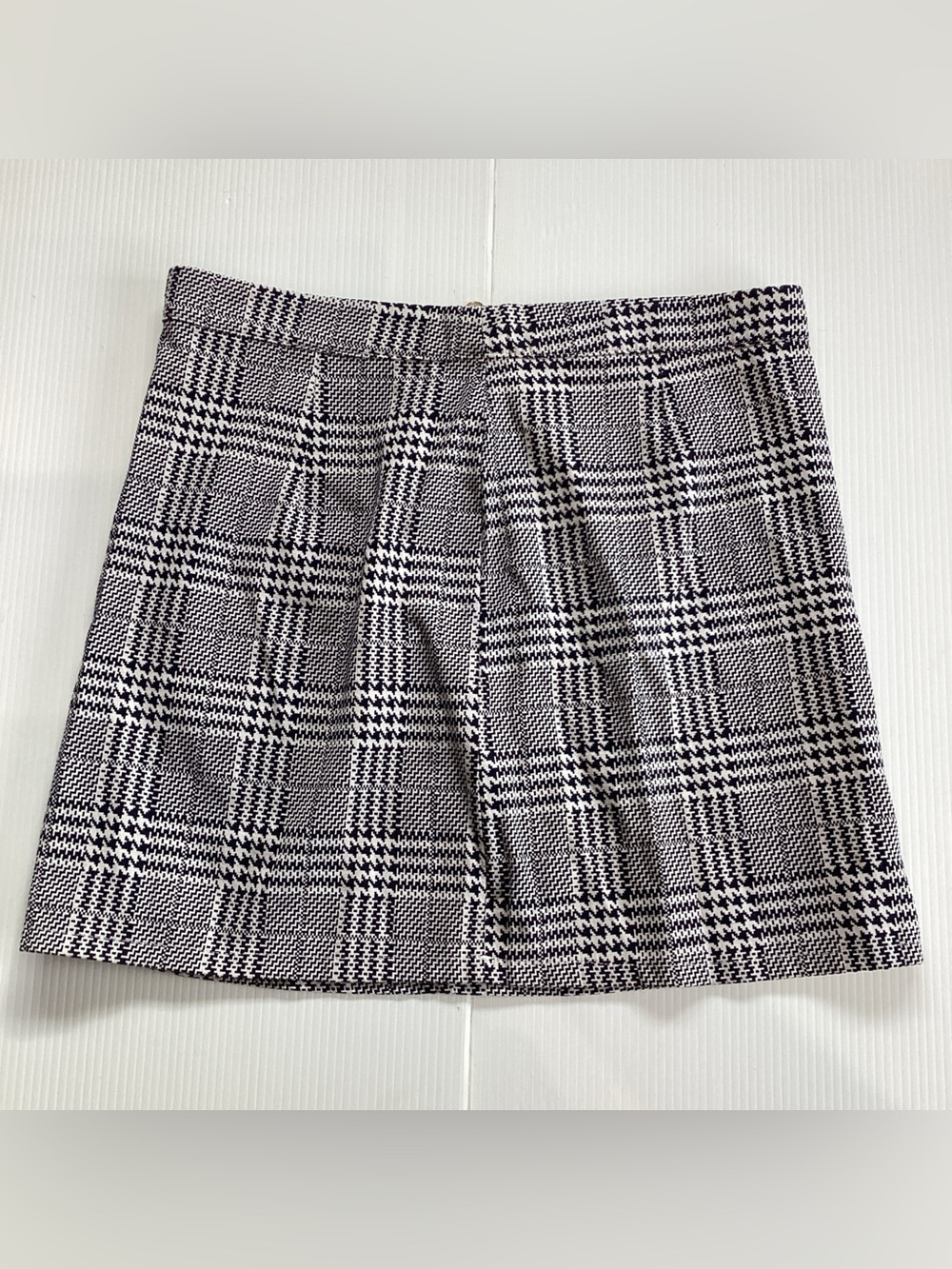 Forever 21 Women’s Navy & White Plaid Mini Skirt Short Zip Closure Size 28